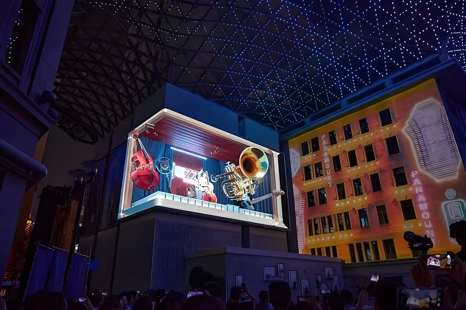 Outdoor naked eye 3D display, the perfect collision of technology and art!