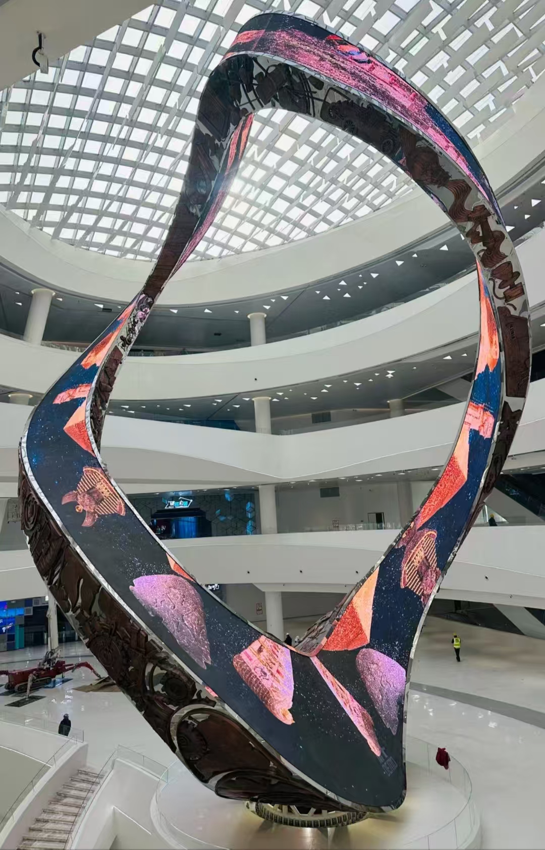 Visual Revolution and Innovative Practice in Commercial Activities