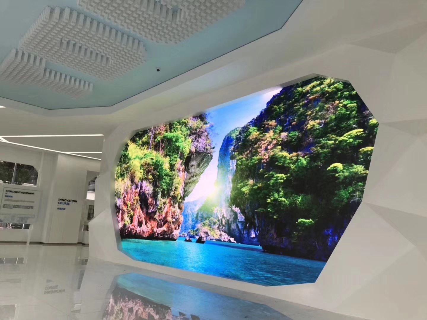 Indoor exhibition hall P1.5 small pitch HD configuration