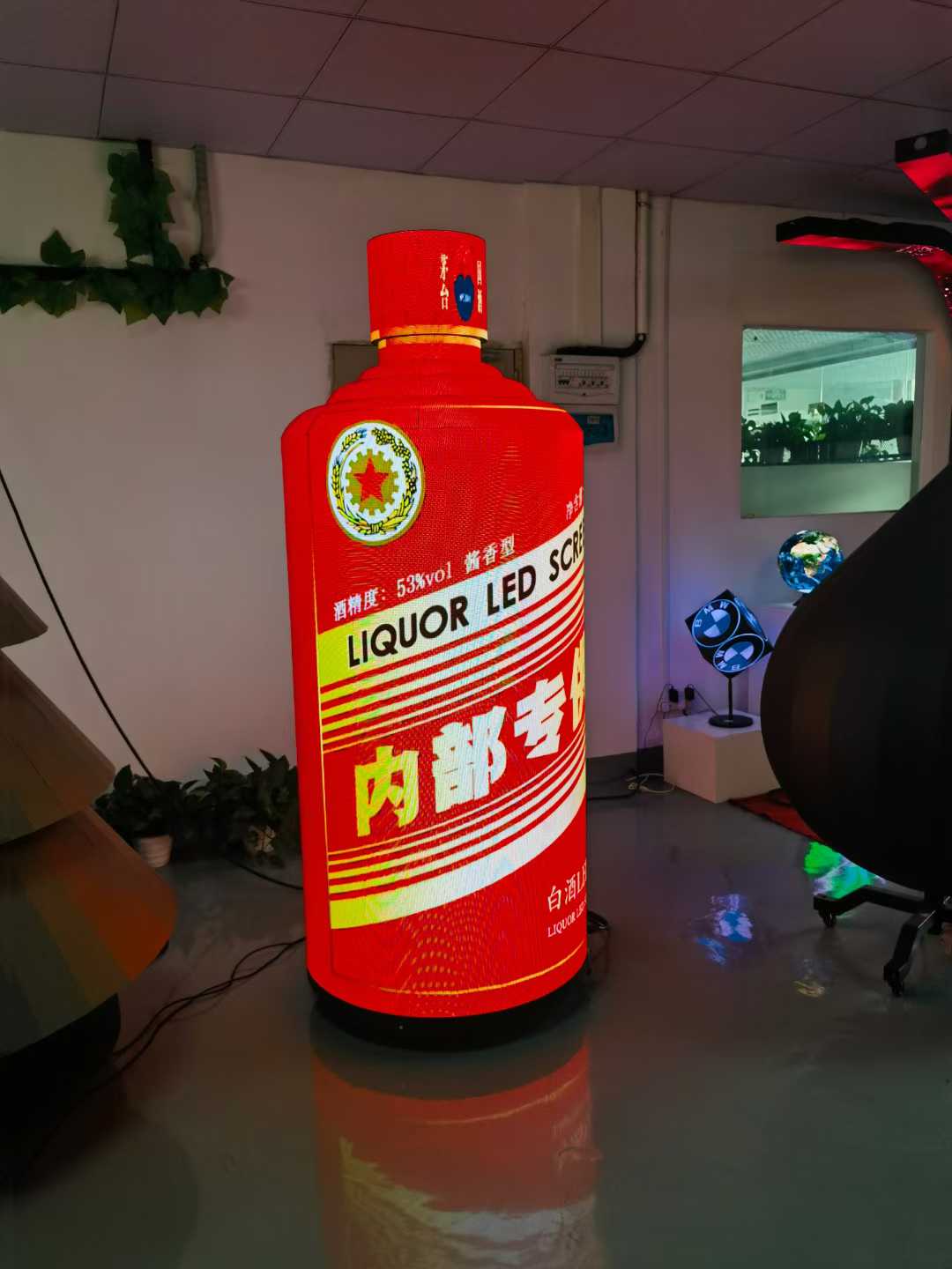 LED wine bottle- "light and shadow revolution" that subverts the traditional wine industry
