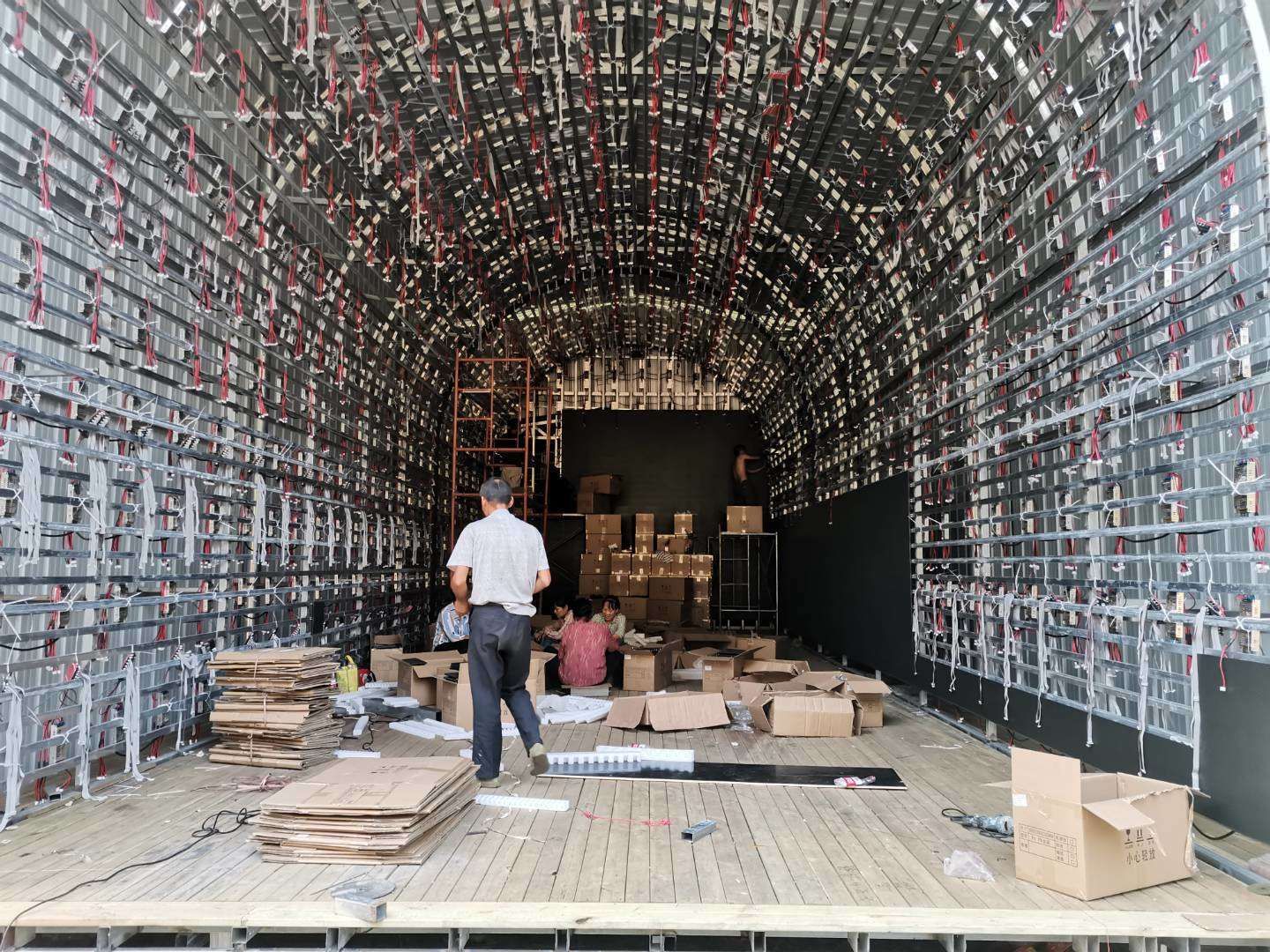 LED time tunnel- the first commercial landscape worth hundreds of billions of yuan emerges