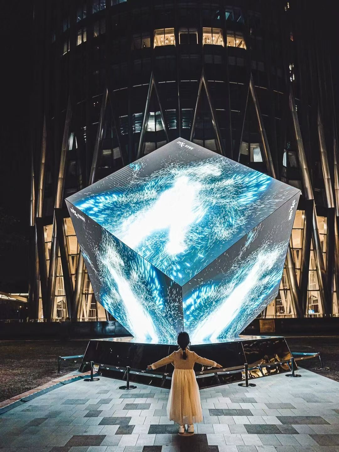Visual Revolution: LED Cube Screen Reshapes the Value of Commercial Space