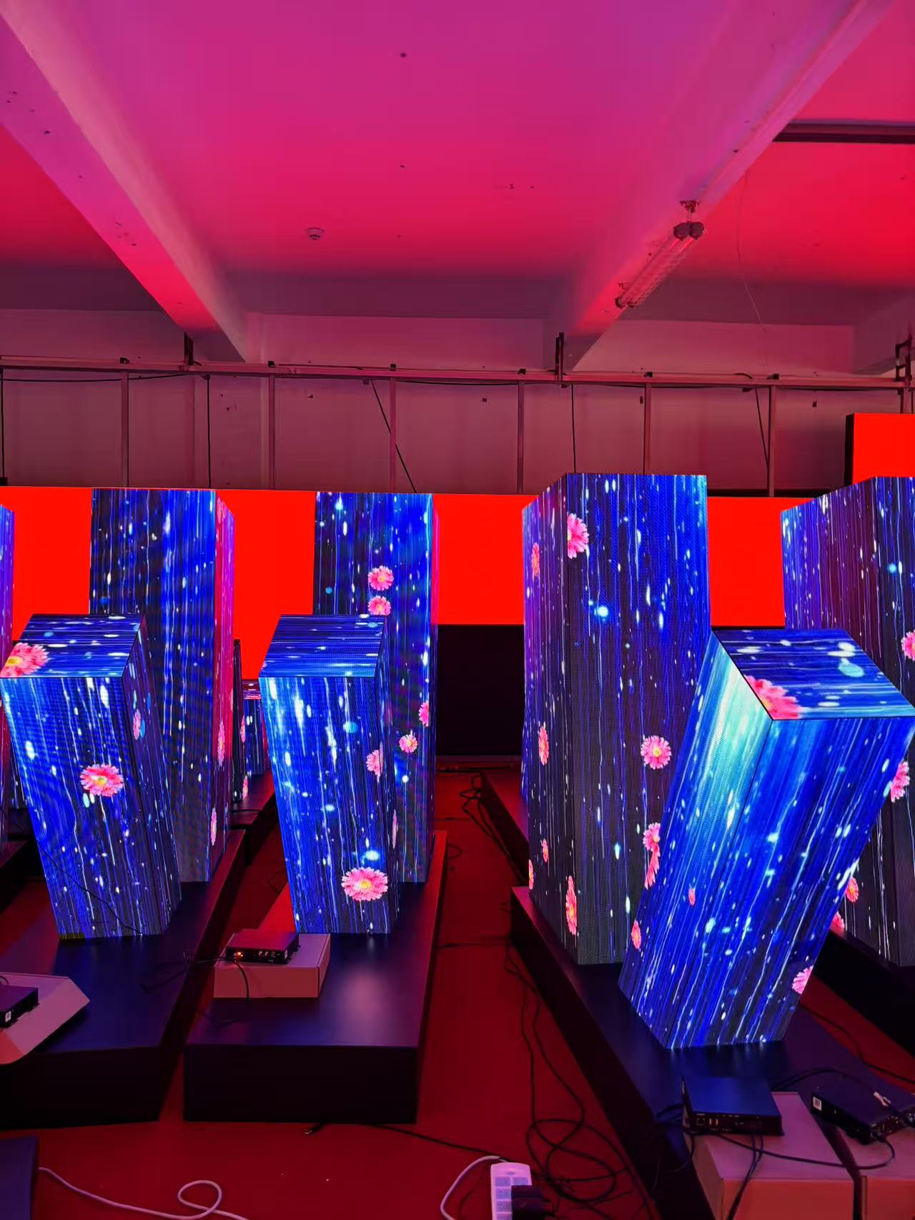 Lanzhou indoor LED square column screen