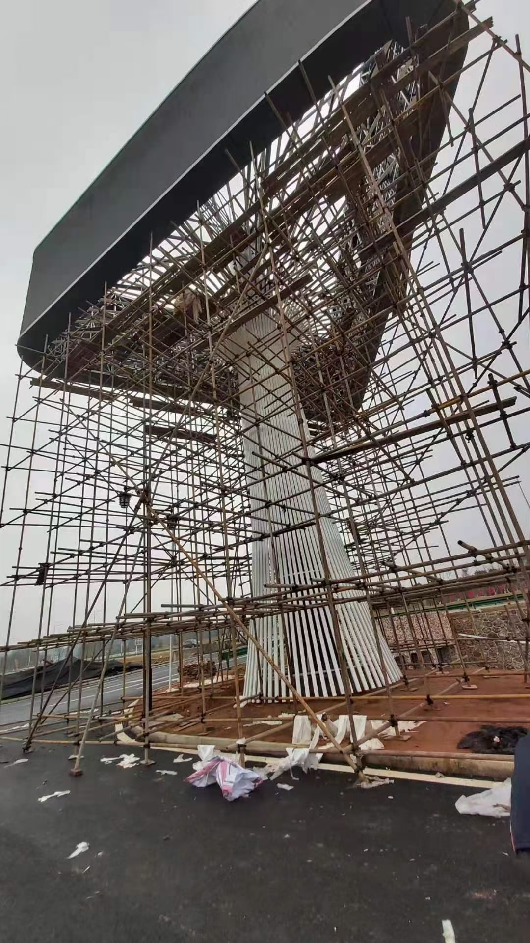 Hunan outdoor P5 three-sided LED display