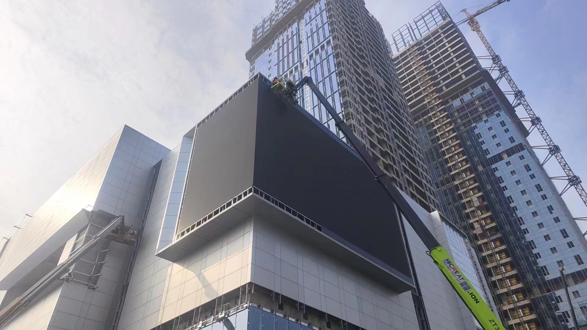 Ditch the Ordinary! How to Dominate Outdoor Advertising with Naked-Eye 3D? Ditch the Ordinary! How to Dominate Outdoor Advertising with Naked-Eye 3D?