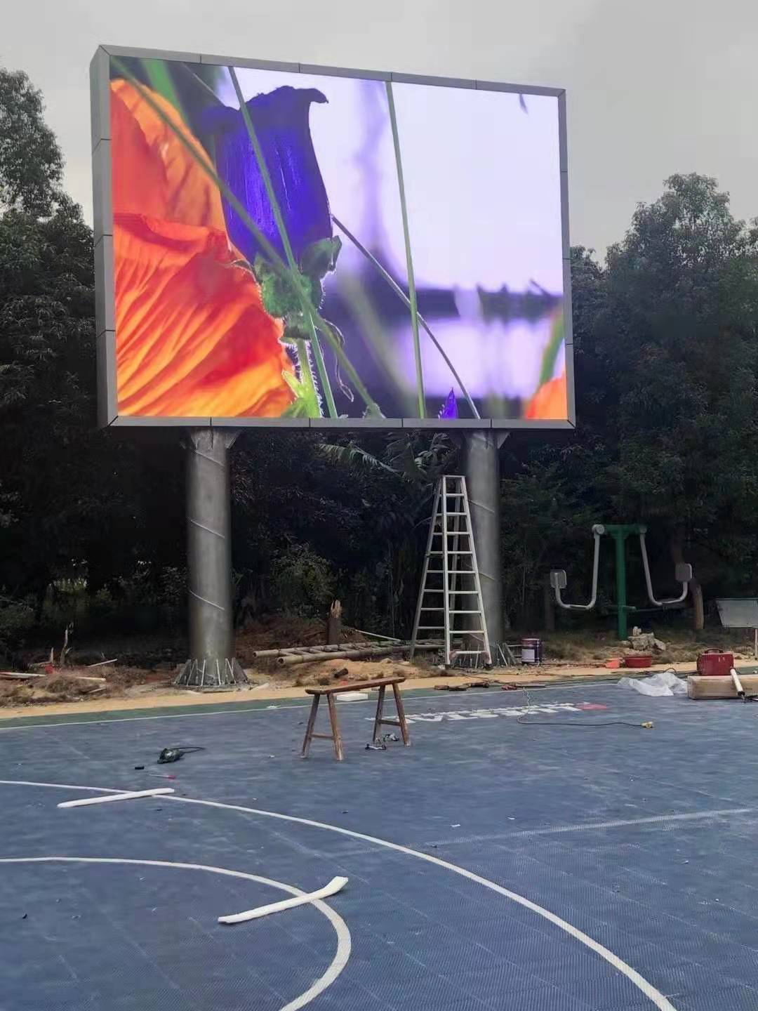 Comprehensive Analysis and Value Presentation of LED Outdoor Pillar Screens