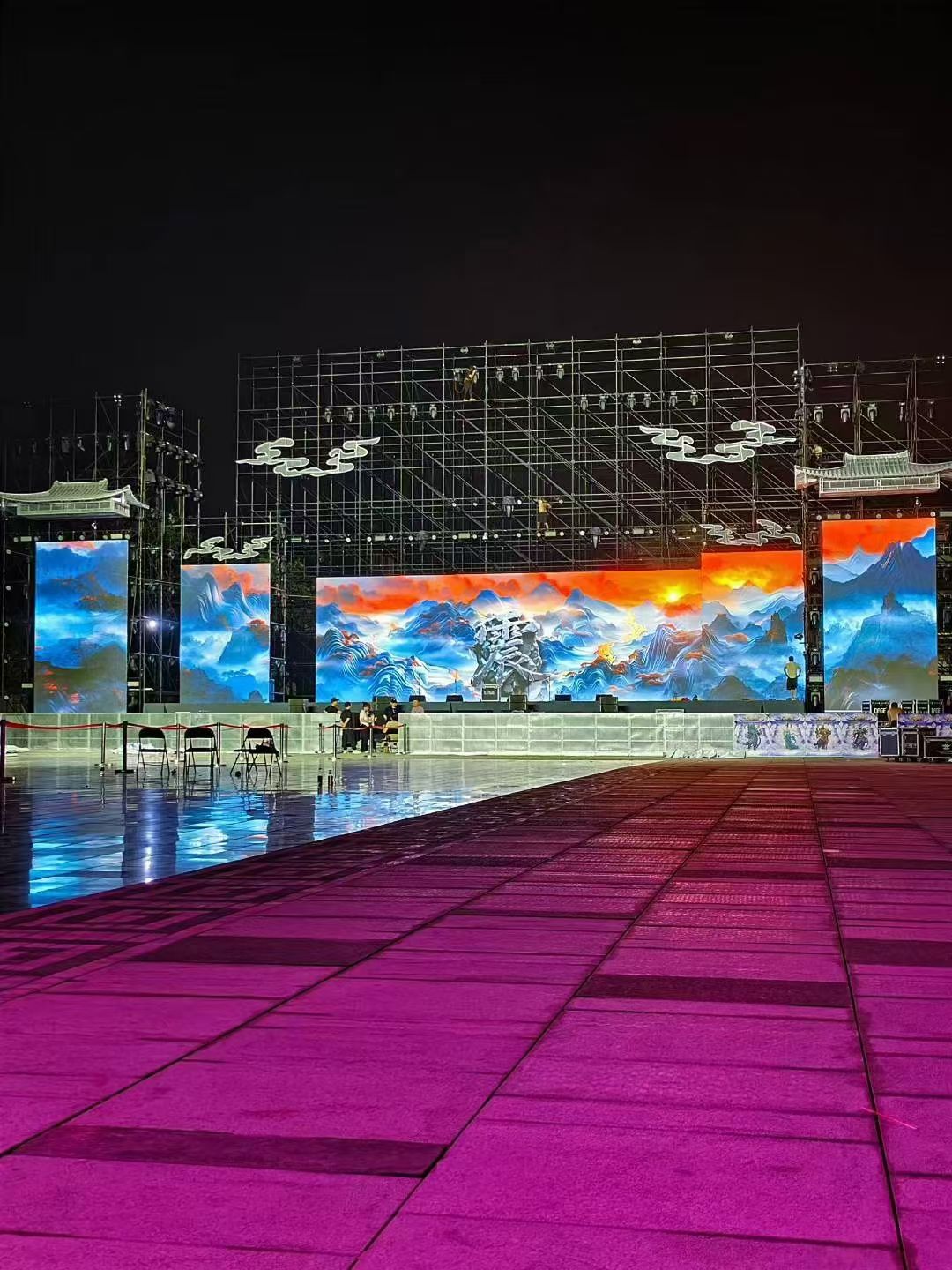 Shining on the stage, visual revolution-LED stage display