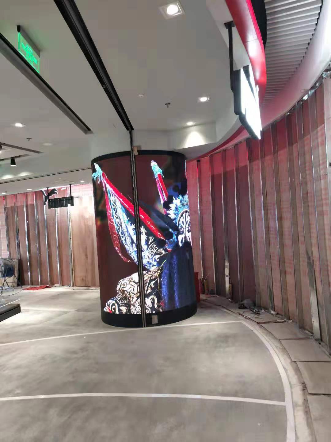 Title: Beyond the Flat: Why Flexible LED Displays Are Captivating Museums, Bars, and Shopping Malls? Title: Beyond the Flat: Why Flexible LED Displays Are Captivating Museums, Bars, and Shopping Malls?